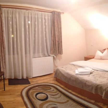 Casa Terzea Hotel Rîşnov Buitenkant foto
