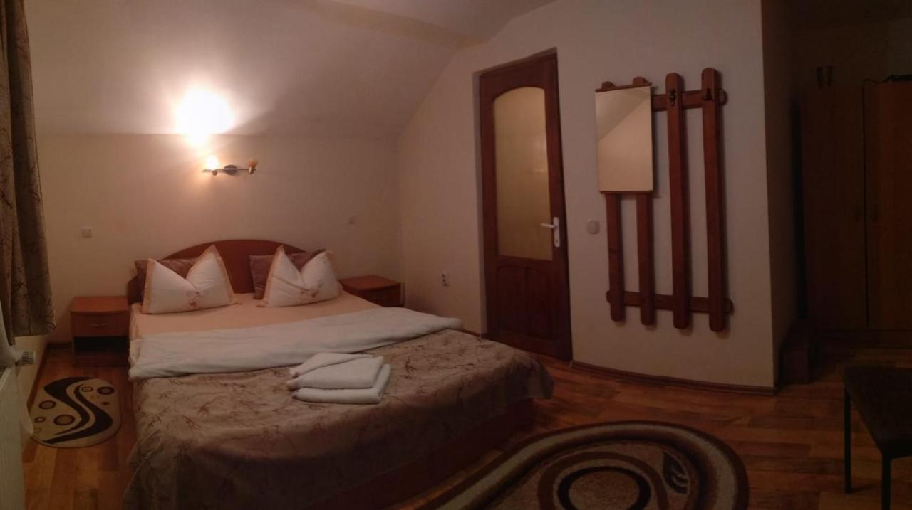 Casa Terzea Hotel Rîşnov Buitenkant foto
