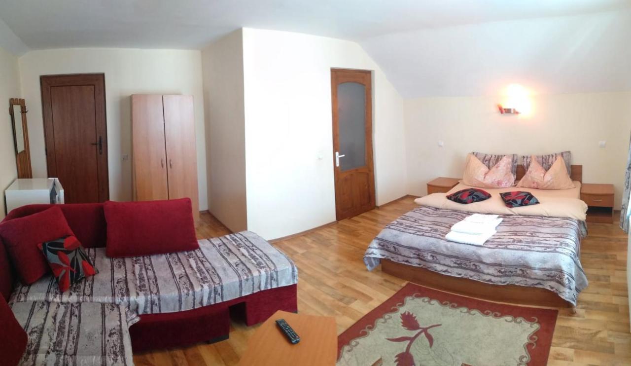 Casa Terzea Hotel Rîşnov Buitenkant foto